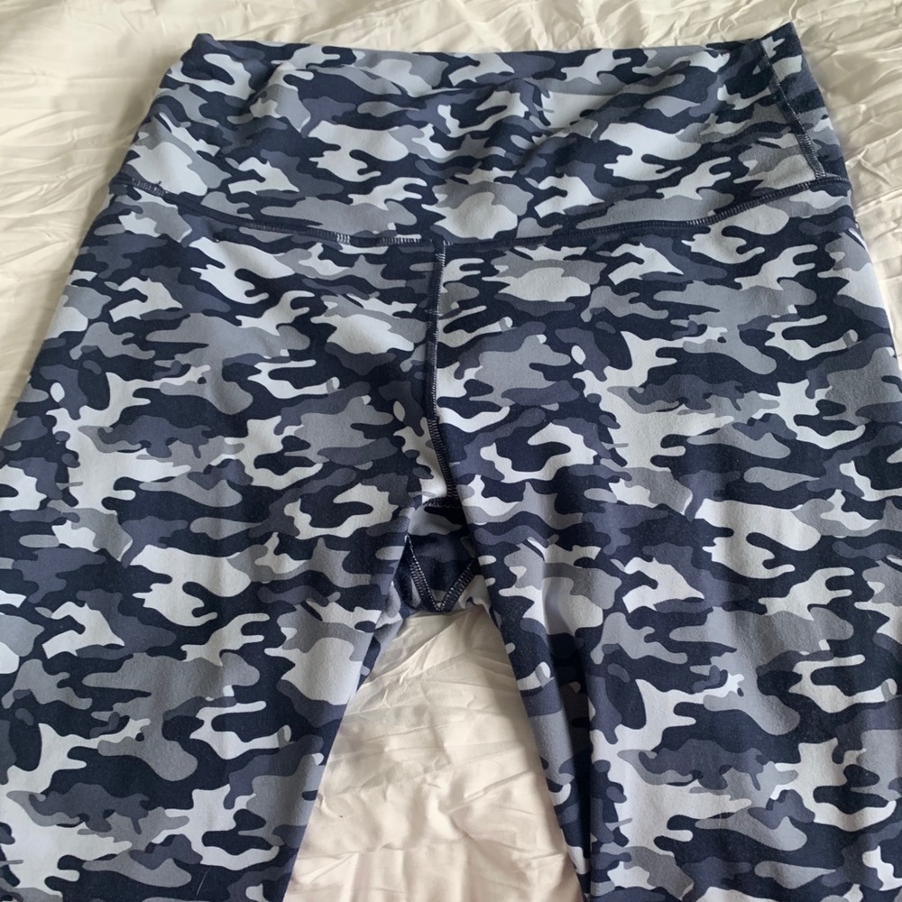 Fabletics Blue camo power hold leggings